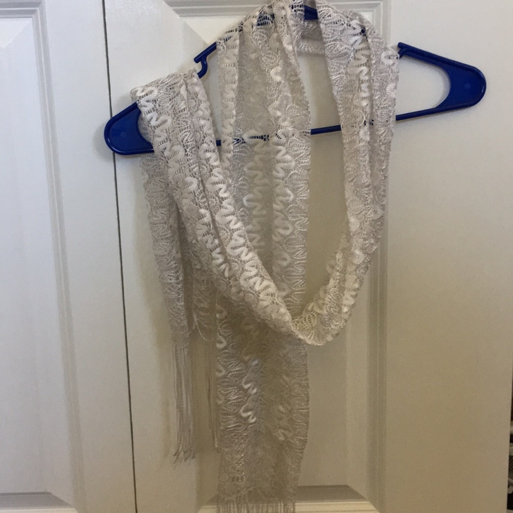 Lace scarf